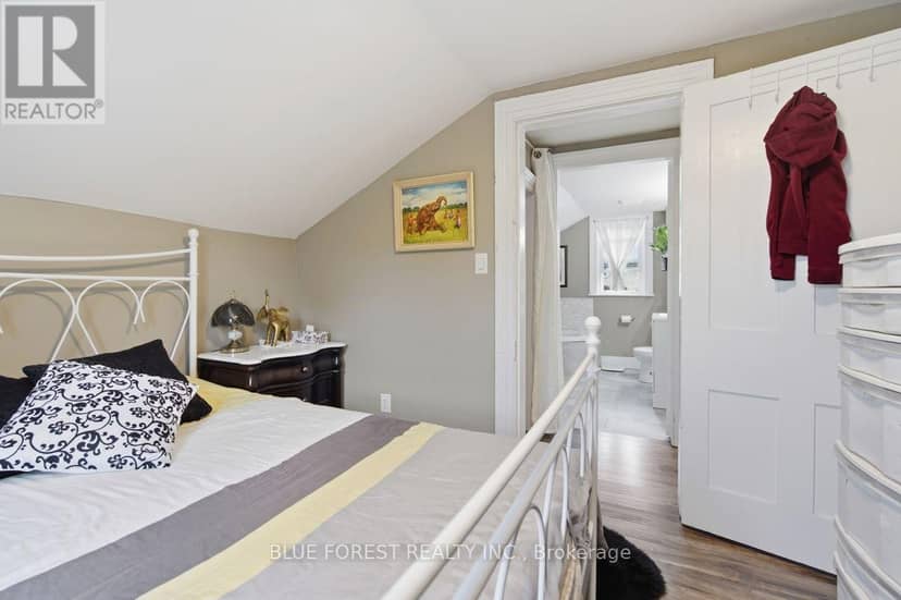21 Isabel Street — photo 23 of 36