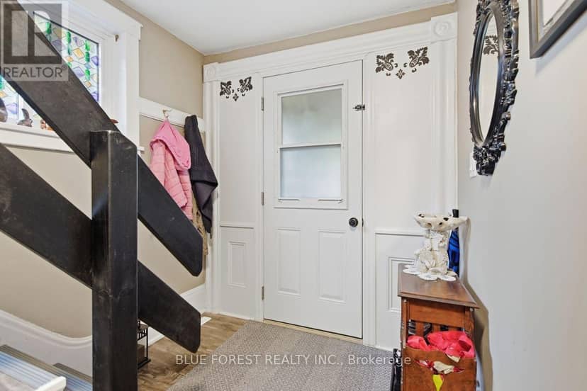 21 Isabel Street — photo 4 of 36