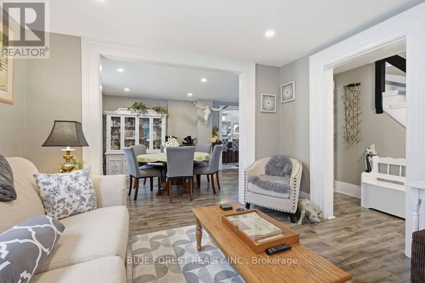 21 Isabel Street — photo 8 of 36