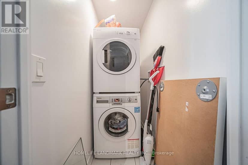 1206 - 125 Redpath Avenue — photo 35 of 40