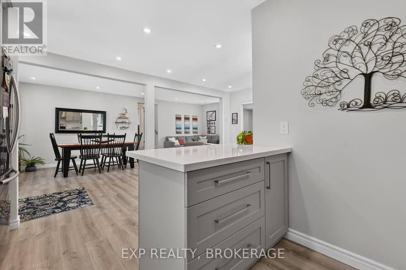 646 Portsmouth Avenue — photo 8 of 40