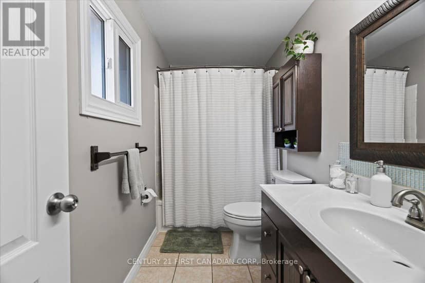 248 Ardsley Crescent — photo 12 of 36