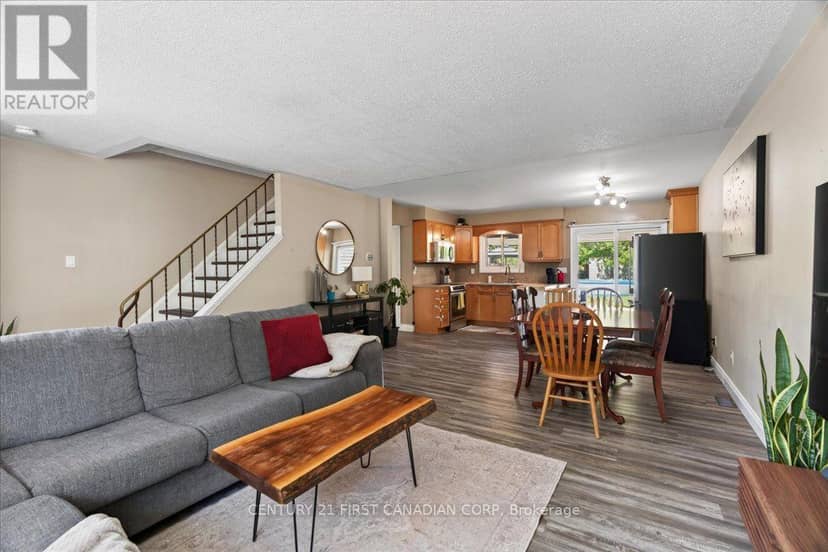 248 Ardsley Crescent — photo 7 of 36
