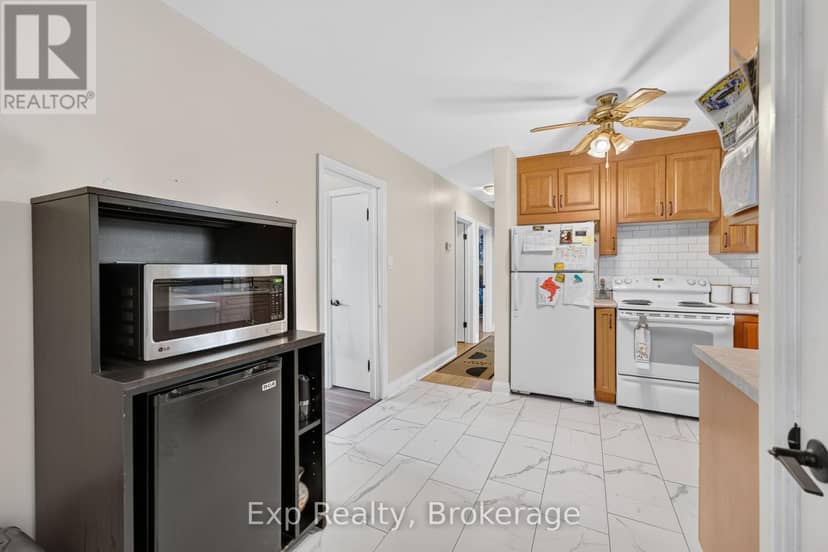 15 Redden Street — photo 10 of 40
