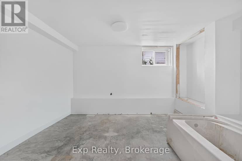 15 Redden Street — photo 24 of 40
