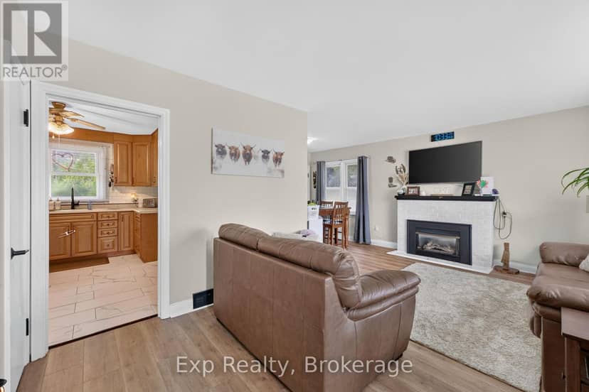 15 Redden Street — photo 4 of 40