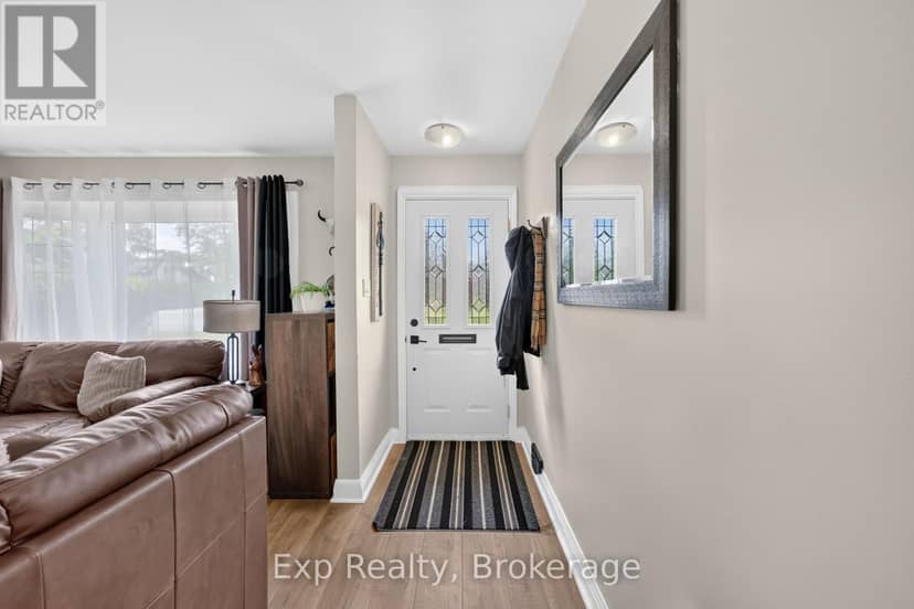 15 Redden Street — photo 5 of 40