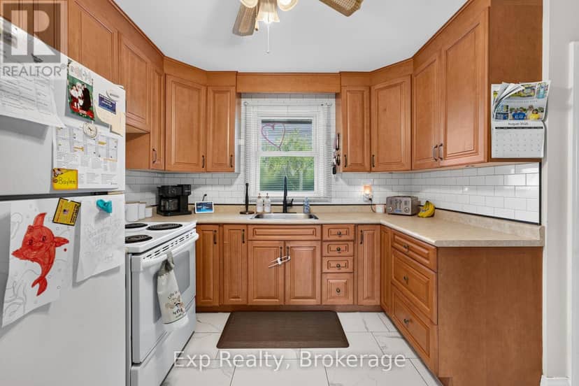 15 Redden Street — photo 9 of 40