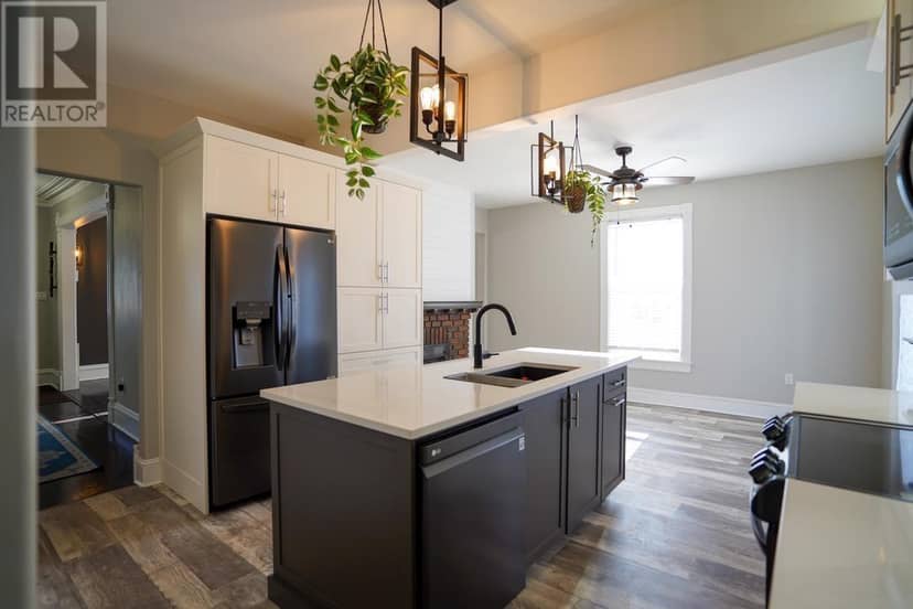 250-252 Central Street — photo 15 of 40