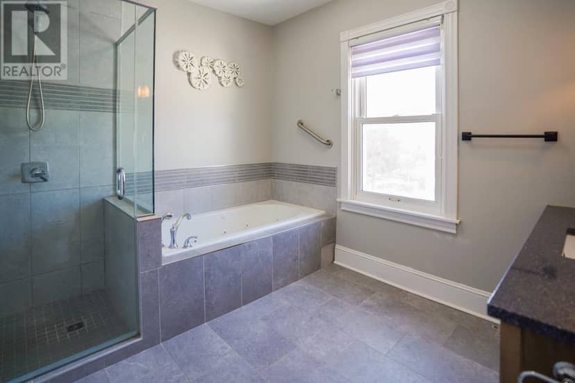 250-252 Central Street — photo 24 of 40