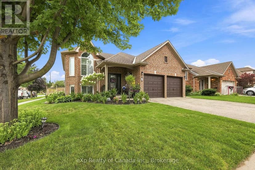 17 Varley Crescent — photo 1 of 40