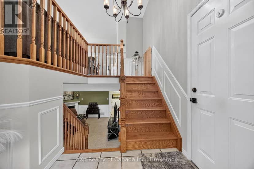 17 Varley Crescent — photo 16 of 40