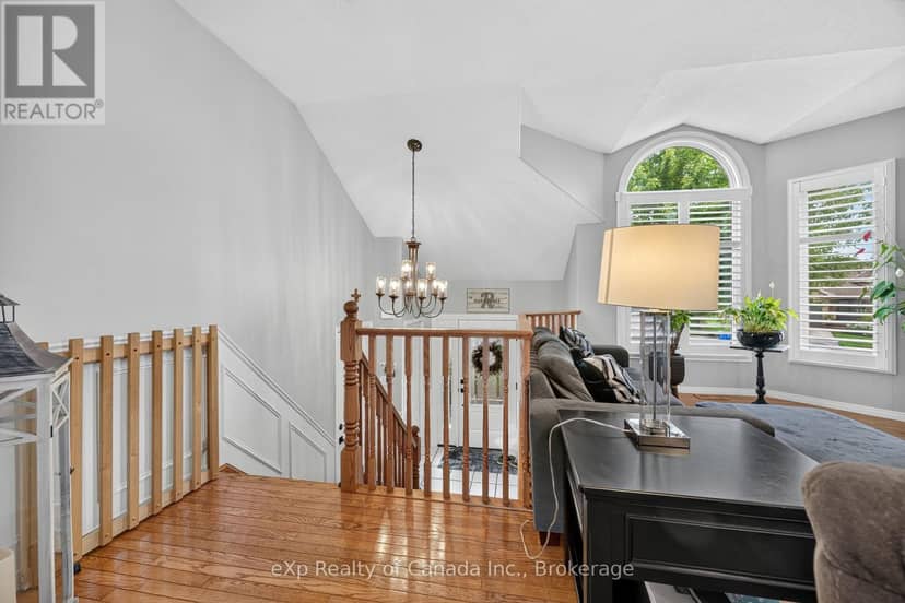 17 Varley Crescent — photo 17 of 40