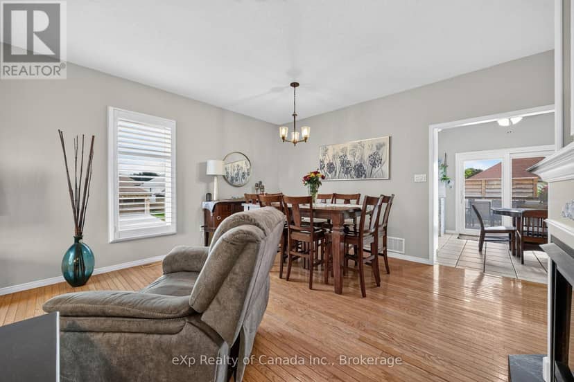 17 Varley Crescent — photo 21 of 40