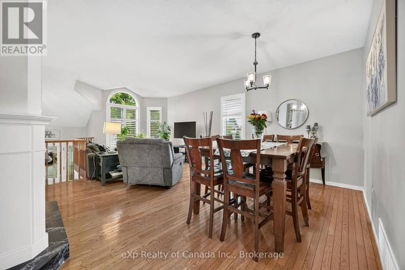 17 Varley Crescent — photo 22 of 40