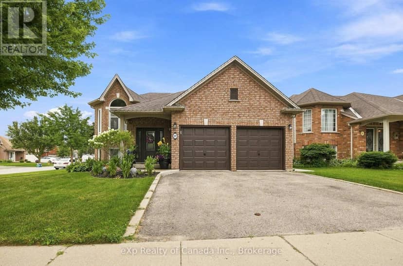 17 Varley Crescent — photo 3 of 40