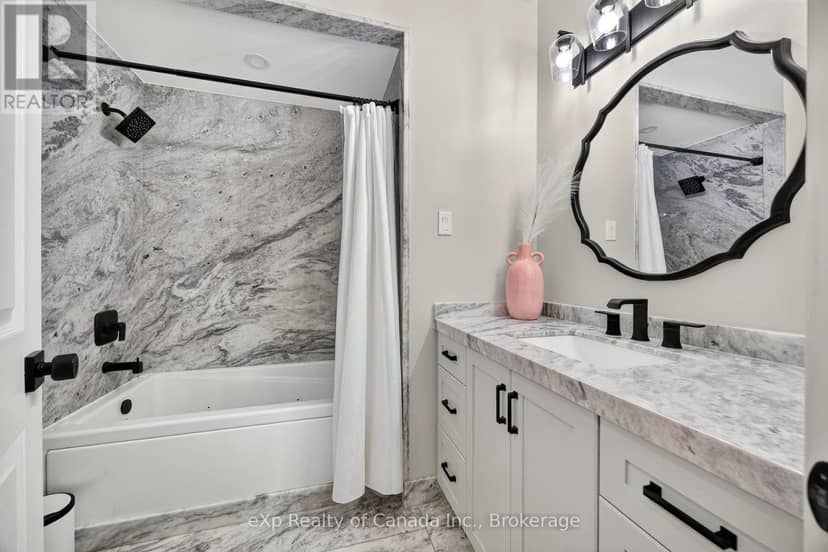 17 Varley Crescent — photo 31 of 40