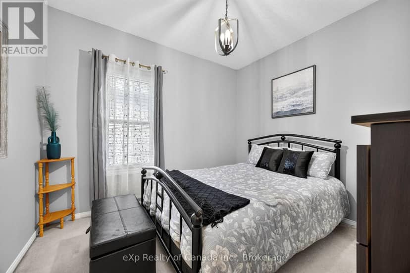 17 Varley Crescent — photo 33 of 40