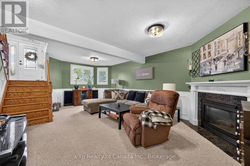 17 Varley Crescent — photo 35 of 40