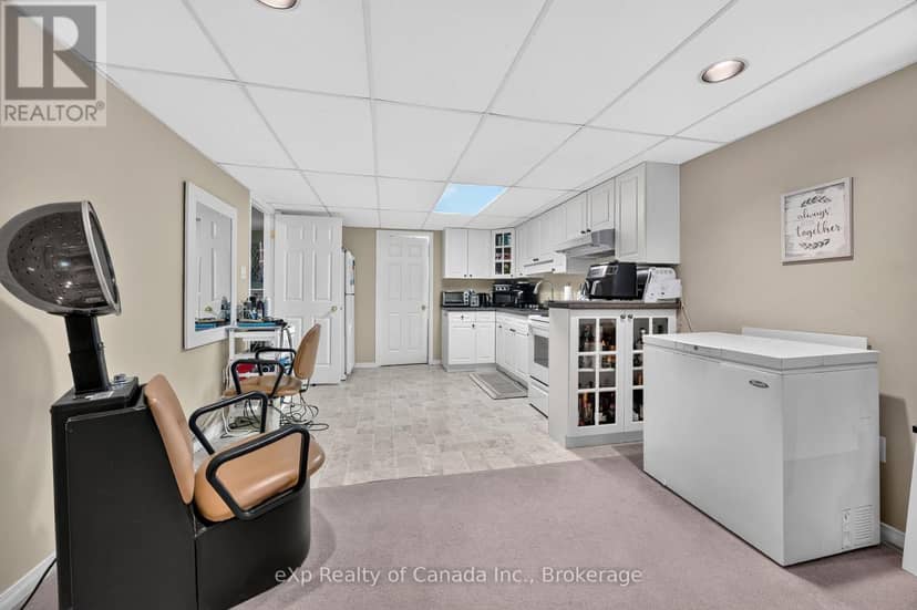 17 Varley Crescent — photo 38 of 40