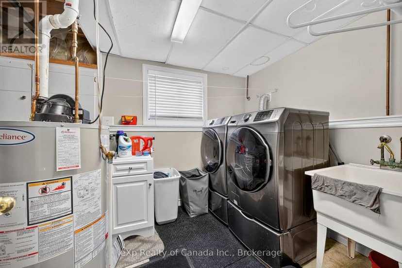 17 Varley Crescent — photo 40 of 40