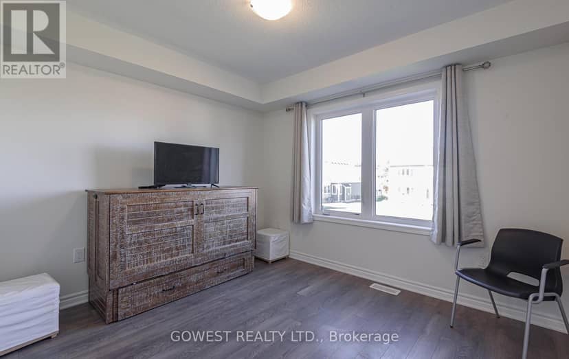 45 Stother Crescent — photo 16 of 40