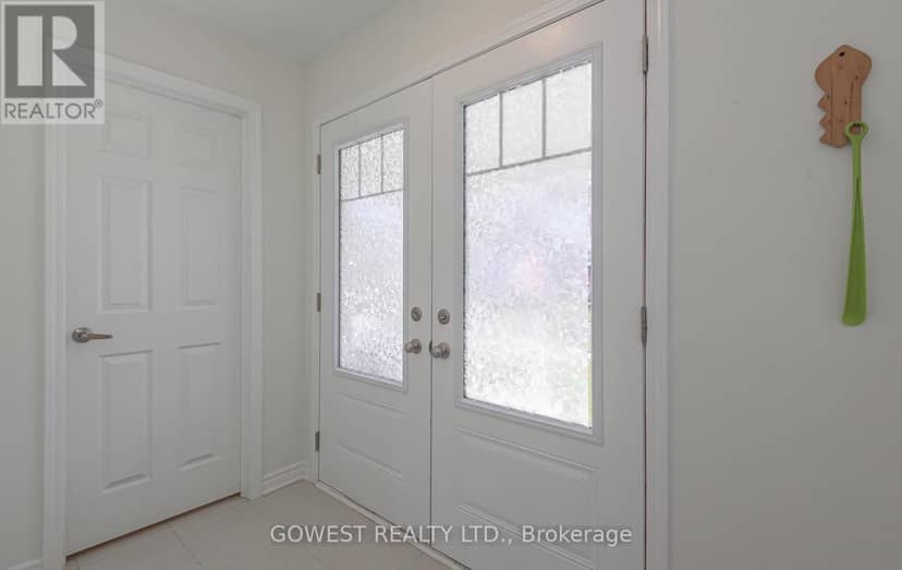 45 Stother Crescent — photo 4 of 40