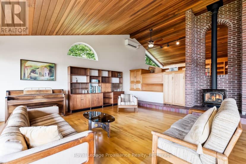 144 Elizabeth Street — photo 12 of 40
