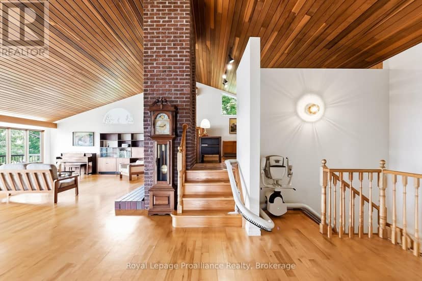 144 Elizabeth Street — photo 4 of 40