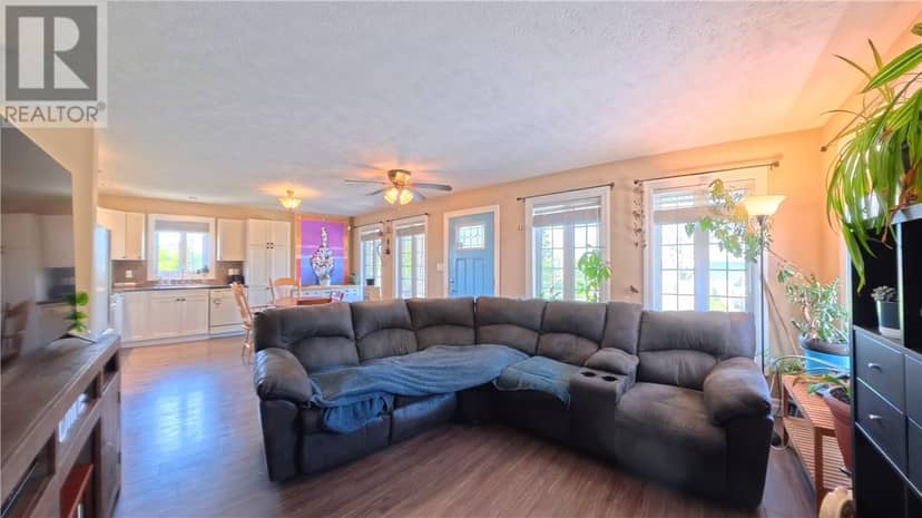 7225 Hwy 542, Mindemoya, photo 7