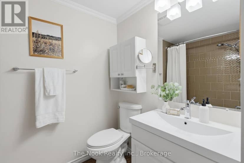 7 Pineridge Crescent — photo 14 of 39
