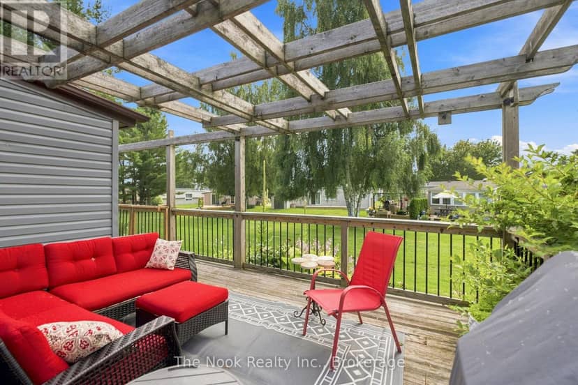 7 Pineridge Crescent — photo 23 of 39
