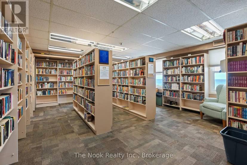7 Pineridge Crescent — photo 36 of 39