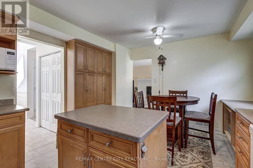 48 Clarendon Crescent — photo 14 of 40