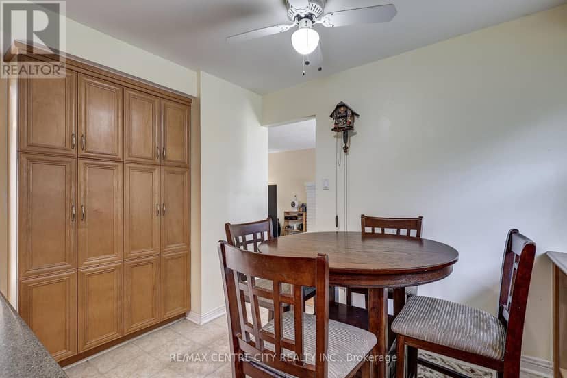 48 Clarendon Crescent — photo 16 of 40