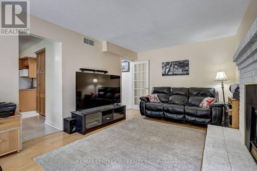 48 Clarendon Crescent — photo 17 of 40