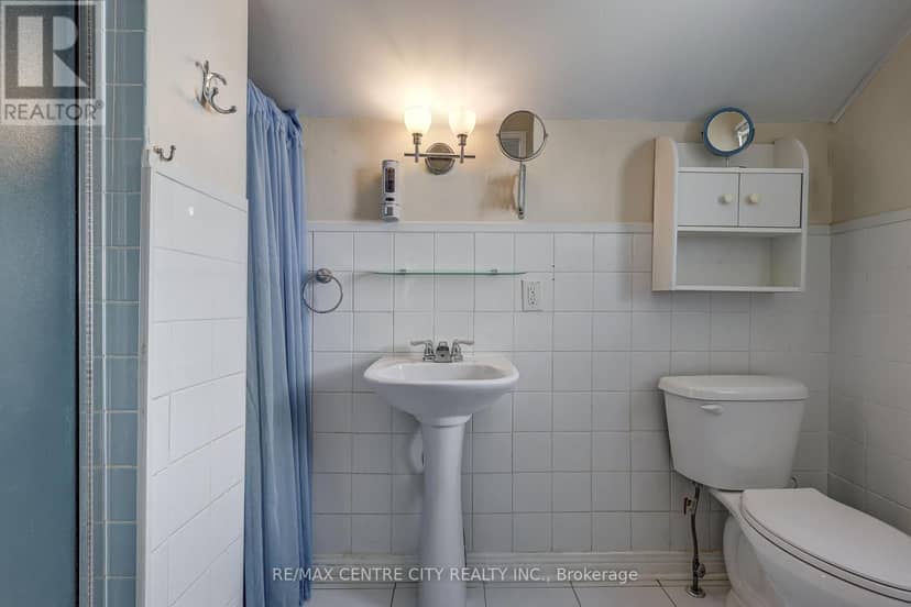 48 Clarendon Crescent — photo 34 of 40