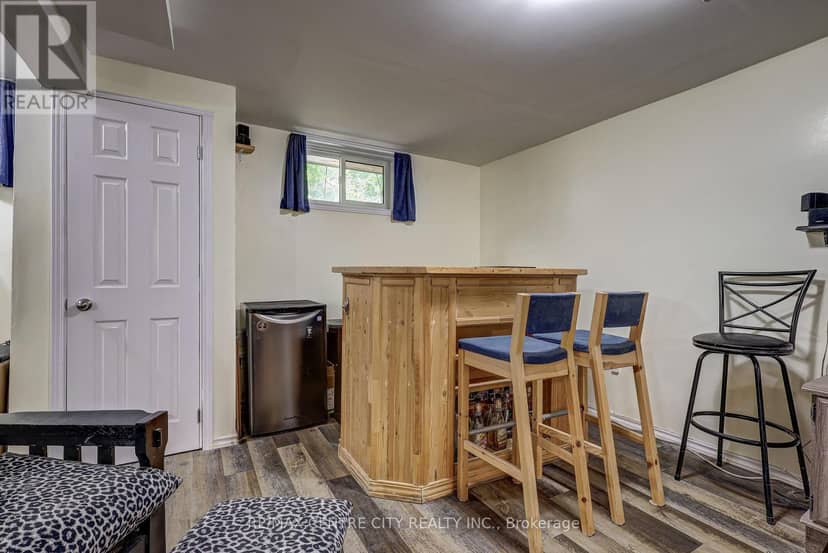 48 Clarendon Crescent — photo 40 of 40