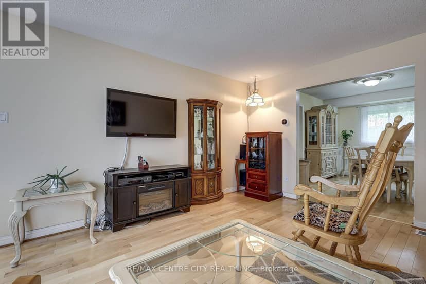 48 Clarendon Crescent, London South, photo 8