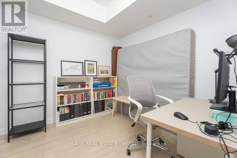 TH3 - 150 Broadview Avenue — photo 11 of 23