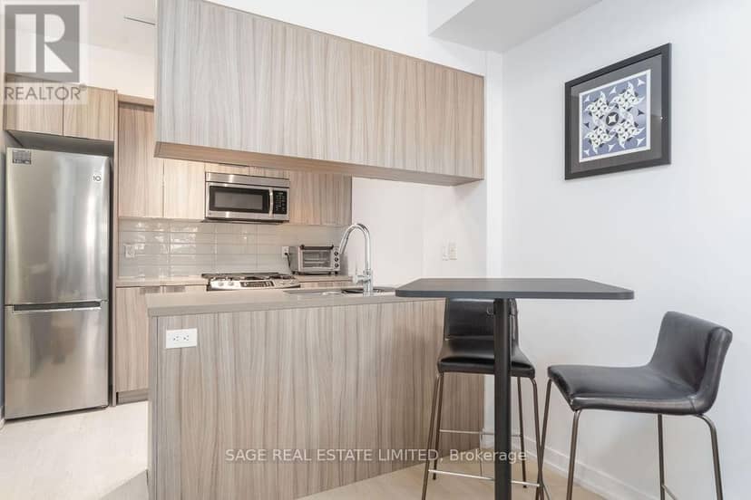 TH3 - 150 Broadview Avenue — photo 2 of 23