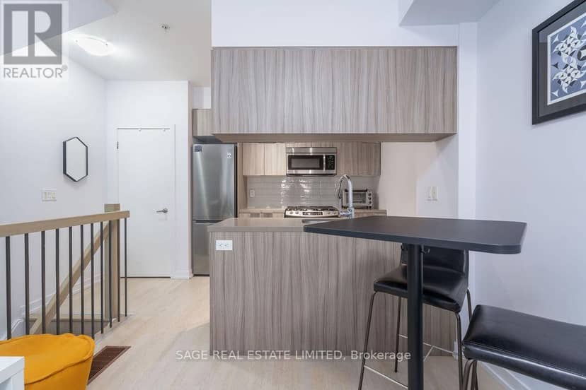 TH3 - 150 Broadview Avenue — photo 6 of 23