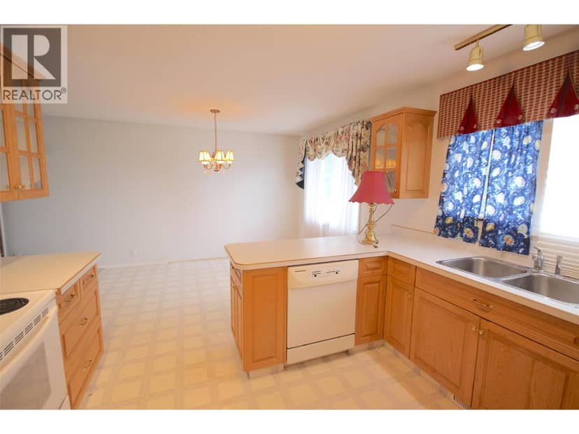 11136 Parkview Drive, Dawson Creek, photo 2