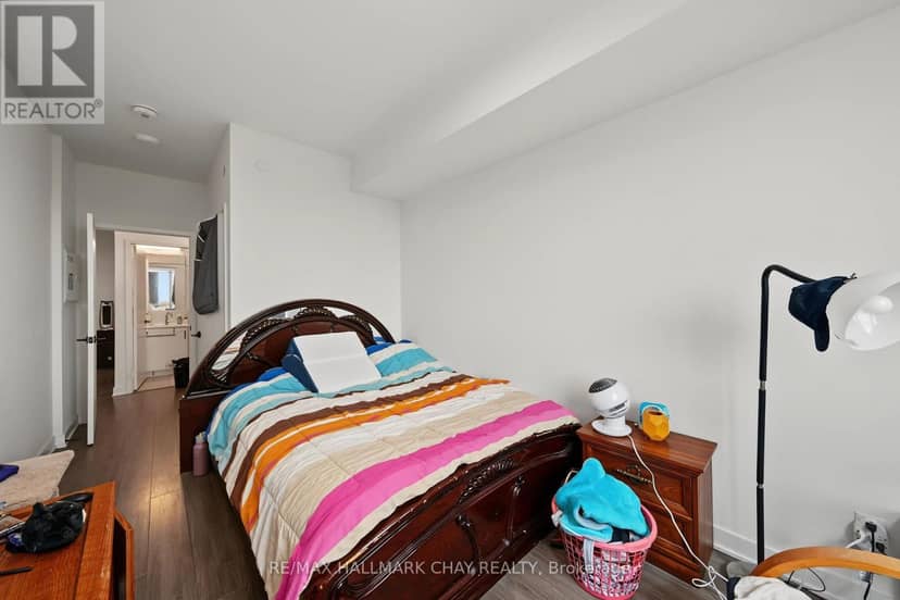 418 - 681 Yonge Street — photo 14 of 33