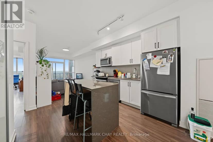 418 - 681 Yonge Street — photo 9 of 33