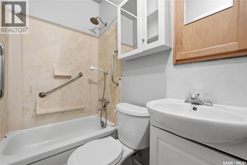 558 Osler Street — photo 12 of 22