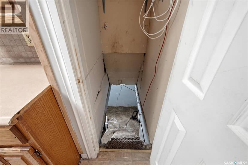 558 Osler Street — photo 16 of 22