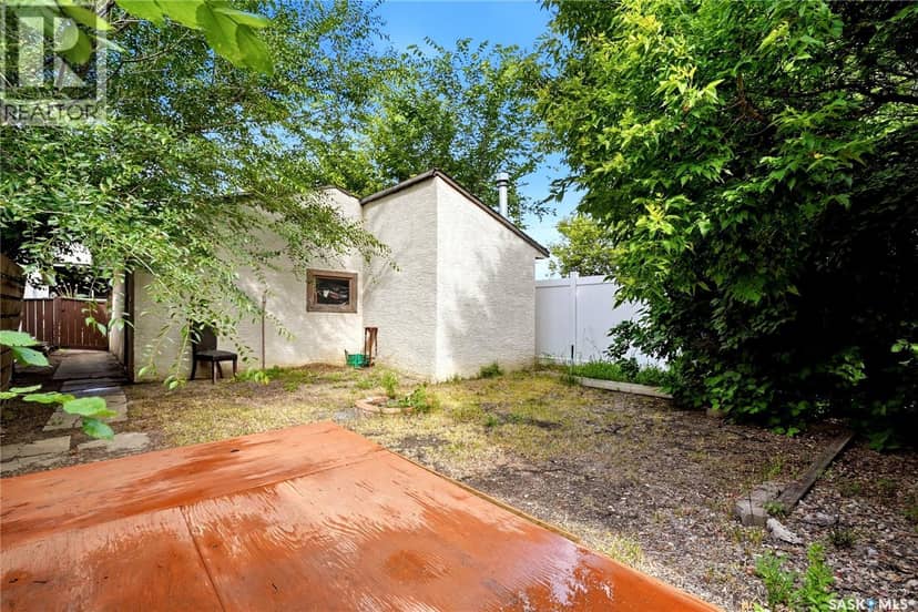 558 Osler Street — photo 18 of 22