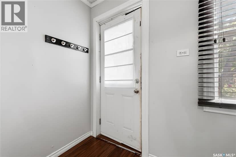 558 Osler Street — photo 3 of 22