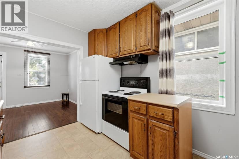 558 Osler Street — photo 8 of 22